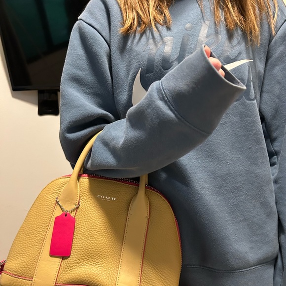 Leather Coach handbag - Picture 5 of 7